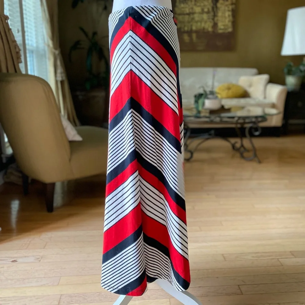 Chaps Chevron Maxi Skirt 100% cotton sz Medium new with Tags - Picture 4 of 14